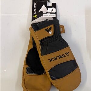 NWT. TRUCK Black and Tan Mittens